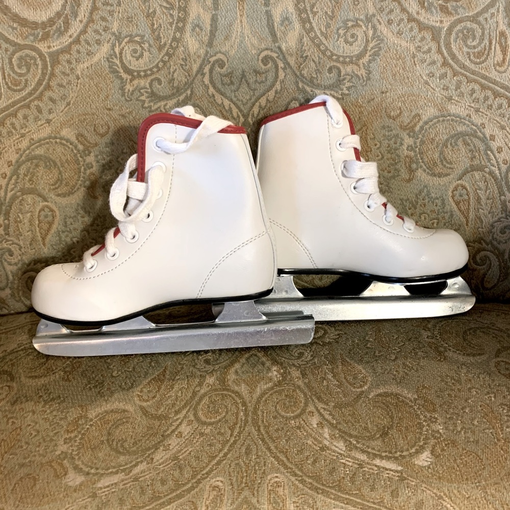 Adorable White Double Bladed Ice Skates for Toddler Girls